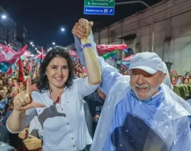 Simone Tebet defende democracia e afirma seu apoio a Lula