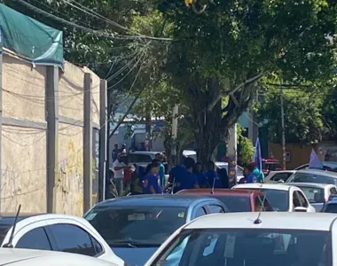 Eleitores são flagrados em boca de urna nos maiores colégios eleitorais de Salvador