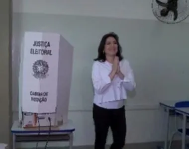 Simone Tebet vota em Campo Grande, Mato Grosso do Sul.