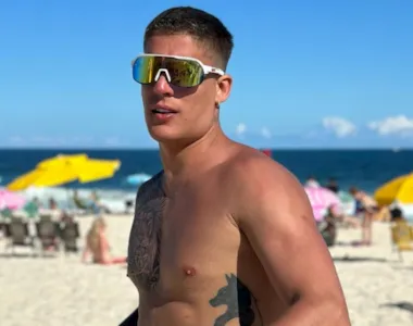 Tiago Ramos trocou socos com vendedor ambulante em uma praia carioca