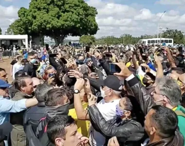Bolsonaristas não admitem a derrota do presidente Bolsonaro para Lula (PT)
