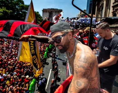 Torcida e Gabigol estão na bronca com Tite