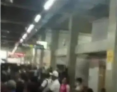 Imagens feitas pelos passageiros mostraram uma grande quantidade de pessoas à espera do metrô. Na ocasião, a Linha 2 seguiu com operação normal.