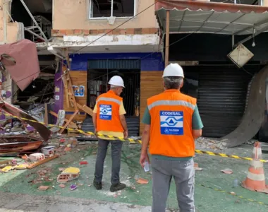 Explosão de botijão de gás destruiu ao menos 10 imóveis no bairro do Saboeiro, em Salvador