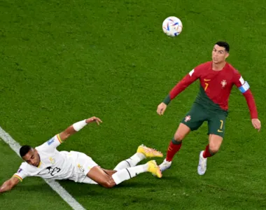 Em jogo de cinco gols, portugueses despacham africanos por 3 a 2