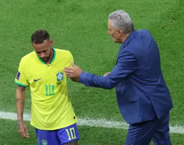 O treinador da seleção brasileira descartou qualquer possibilidade do jogador ficar de fora do Mundial