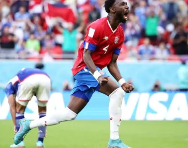 Fuller ressuscita a Costa Rica com gol no final do jogo