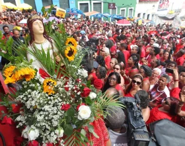 A  a celebração à Santa Bárbara tem cerca de 380 anos