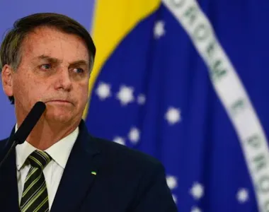 Bolsonaro voltou a fazer live