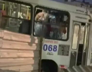 Ônibus sem freio deixou pessoas feridas em Lauro de Freiras