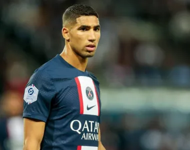 Hakimi é companheiro de Messi, Neymar e Mbappé