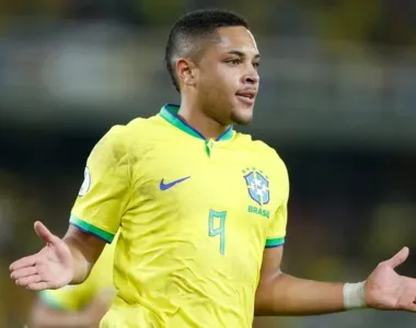 Vitor Roque, um dos destaques da Seleção Brasileira sub-20, foi chamado para a principal