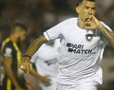 O clube carioca quer a permanência de defensor titular na equipe para a Série A