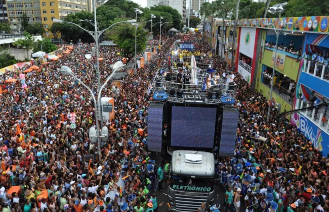 Imagem ilustrativa da imagem Após cenas de assédio, membros das Muquiranas fazem ato em Salvador