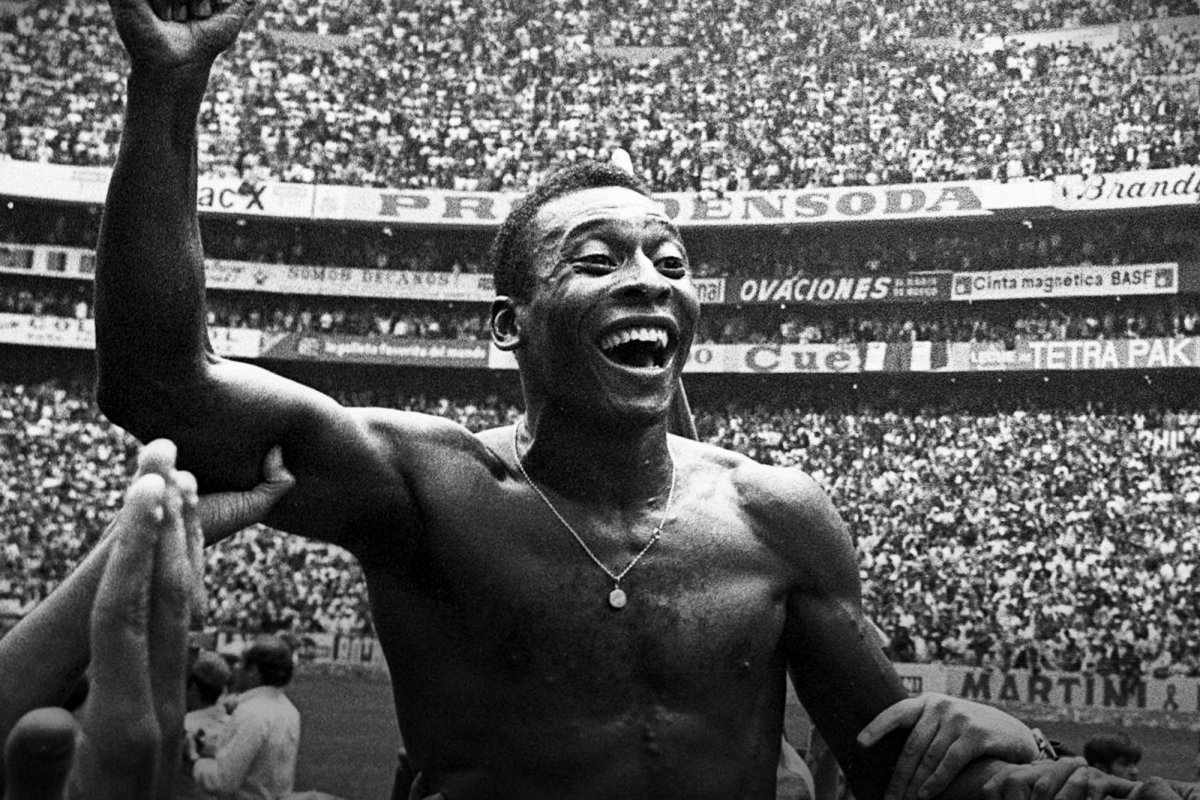 Mundo do futebol lamenta morte do Rei Pelé: 'Talento dado por Deus' - Lance!