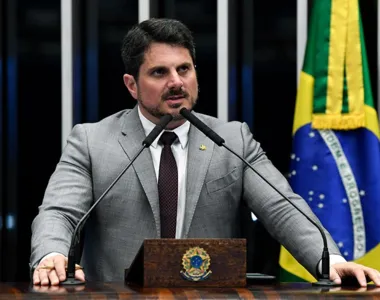 Senador foi alvo de pedido de prisão