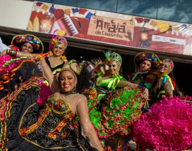 Arraiá da Casinha no Mercado do Rio Vermelho. 
"Arraiá da Casinha" começou
com apresentações de grupos de forró e de outras manifestações culturais. A programação integra as atividades do São João da Bahia e é realizada pela Secretaria de Turismo do Estado (Setur-BA) em parceria com a Secretaria de Desenvolvimento Econômico do Estado
(SDE).