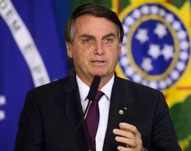 Ex-presidente voltou ao Brasil nesta quinta-feira (30)
