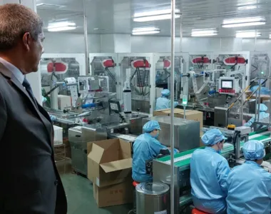 Governador da Bahia visita indústria de alimentos e produtos de medicina natural na China