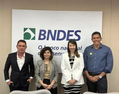 Presidente da Embasa e diretores do BNDES