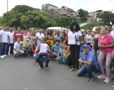 Motoristas de transporte escolar protestam em Salvador