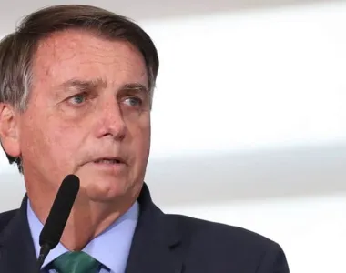 Bolsonaro pretende adotar discurso de "vítima do sistema"