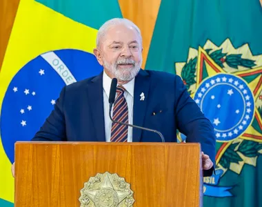 Lula deve anunciar aumento do salário mínimo