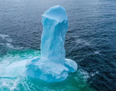Foto de iceberg com formato de pênis viraliza nas redes sociais