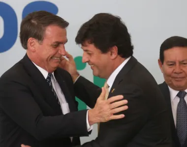 Ex-ministro da Saúde dispara contra Bolsonaro