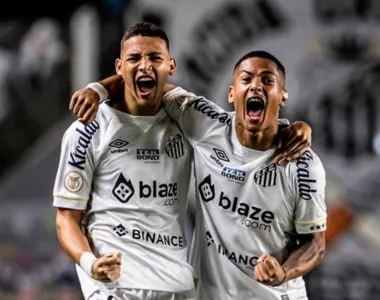 Angelo e Deivid comemoram goleada do Santos em cima do Bahia: 3 a 0
