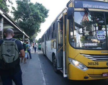 Ônibus circulam normalmente na capital baiana