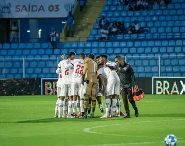 O Vitória empatou em 1 a 1 com o Avaí, após sair na frente do placar