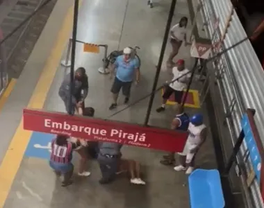 Dois agentes de segurança da CCR Metrô Bahia precisaram agir para conter a pancadaria