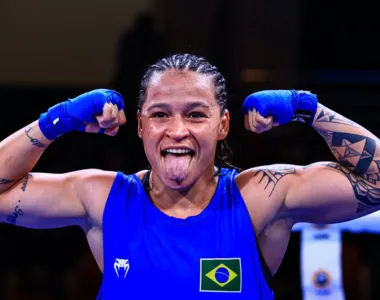 Bia é medalhista de prata no boxe olímpico em Tóquio 2020