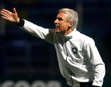 Luís Castro realizou sua última partida a frente do Botafogo contra o Magallanes