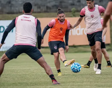 Argentino Diego Torres em treino do Vitória nesta quarta-feira