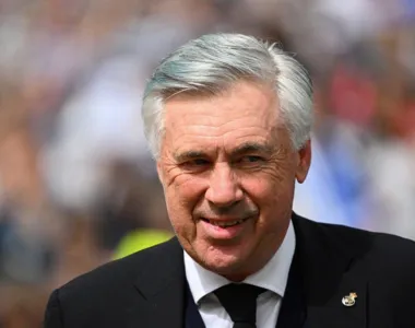 Ancelotti trabalha no planejamento do Real Madrid