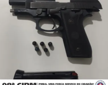 Foi encontrada uma pistola calibre 380, um carregador e cinco munições