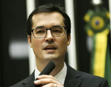 Ex-deputado pode ganhar salário igualzinho ao de deputado