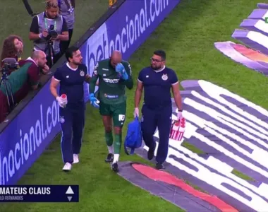 O goleiro Danilo Fernandes retornou neste sábado (24) após cerca de 10 meses