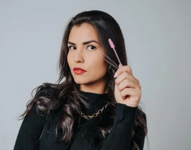 Designer de sobrancelhas Raquel Verri abre vagas para curso gratuito