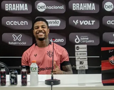 Marcelo, lateral-esquerdo do Vitória em coletiva.