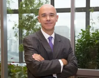 Ex-CEO saiu após rombo bilionário