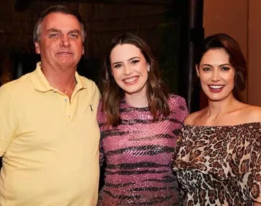 Zoe Martinez comemora 24 anos com Jair e Michelle Bolsonaro como convidados