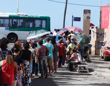 Fila ia de Amaralina até a Avenida Manoel Dias da Silva, no bairro da Pituba