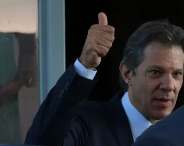 No meio da tarde, Haddad foi convocado pelo presidente Luiz Inácio Lula da Silva para reuniões no Palácio do Planalto