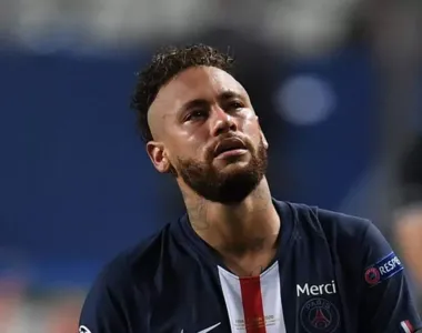 Torcedores pedem a saída de Neymar, mas PSG pensa na permanência do craque