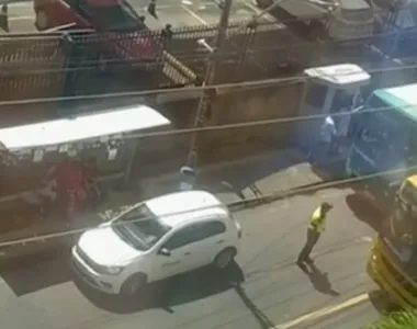 Além do usuário do transporte coletivo, outra pessoa também foi baleada