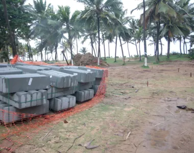 Moradores da praia do flamengo criticam a requalificação do local pela prefeitura que está desmatando o que resta da vegetação de restinga.
Data: 09/06/2023