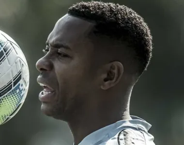 Robinho na época em que atuava pelo Santos